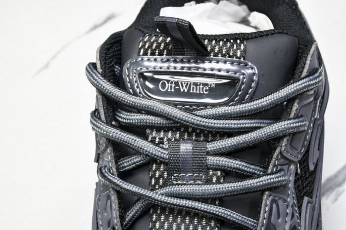 Off-White c/o Virgil Abloh