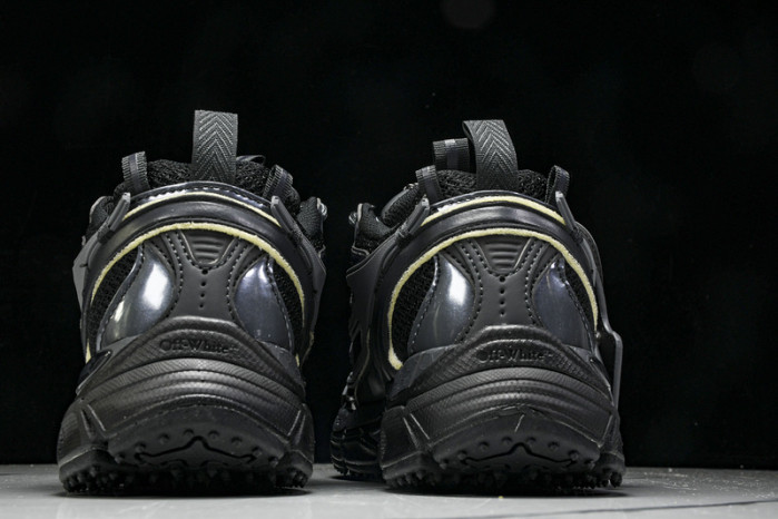 Off-White c/o Virgil Abloh