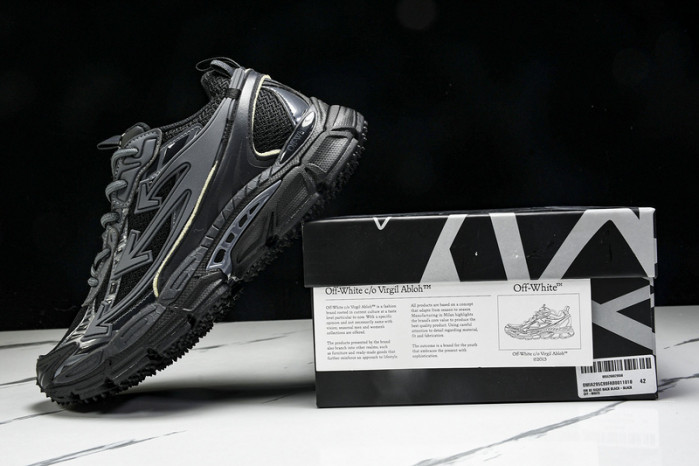 Off-White c/o Virgil Abloh