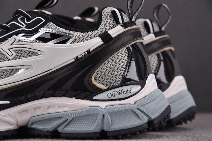 Off-White c/o Virgil Abloh