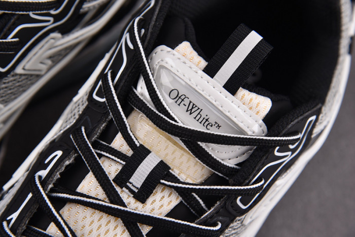 Off-White c/o Virgil Abloh