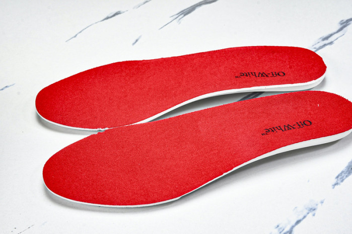 Off-White c/o Virgil Abloh