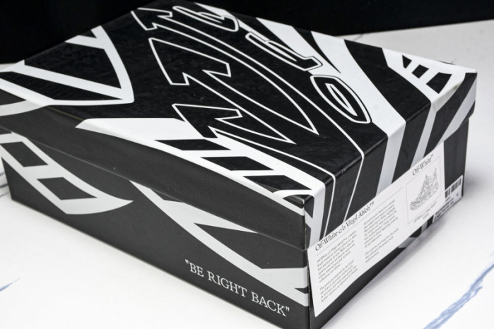 Off-White c/o Virgil Abloh