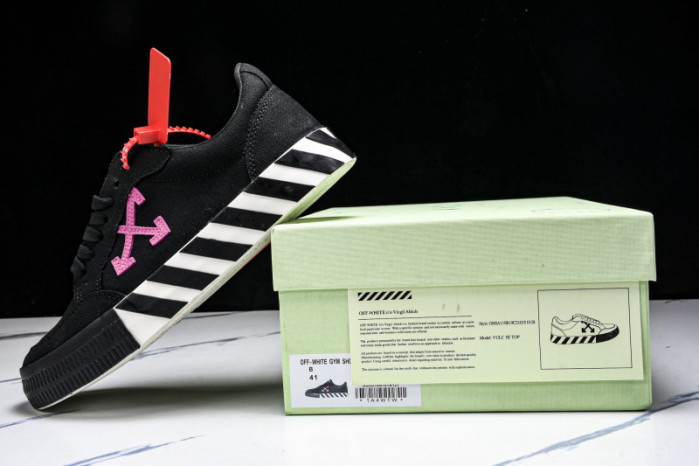 Off-White c/o Virgil Abloh