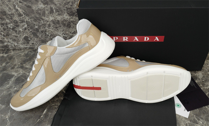 Pra*a SNEAKER P7022