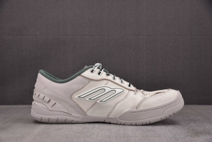 Ba*len*cia*ga Hamptons Worn-Out