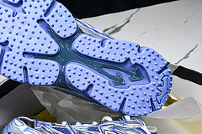 Off-White c/o Virgil Abloh