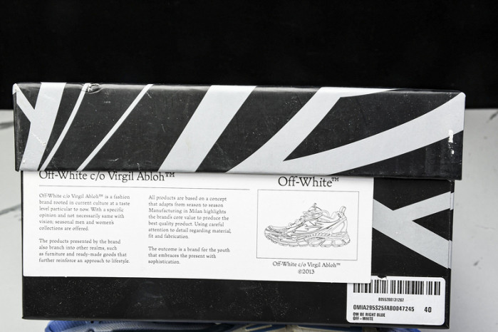 Off-White c/o Virgil Abloh