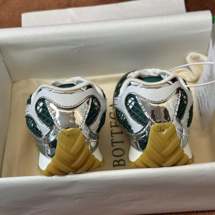 Bo*te*ga Ve*ne*ta BV061