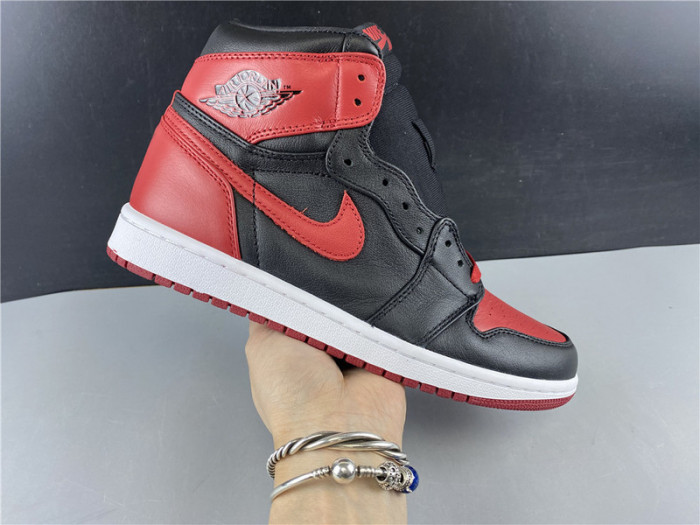 AIR JORDAN 1 RETRO HIGH BRED 