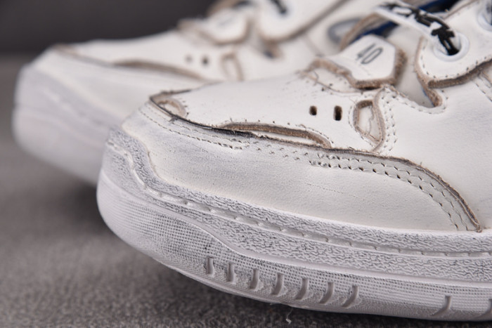 Ba*len*cia*ga Hamptons Worn-Out White / Dark Blue