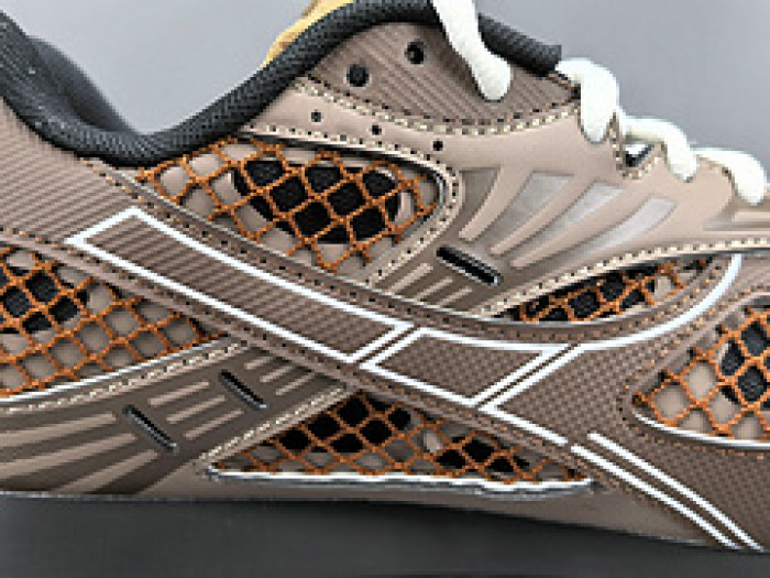 Bo*te*ga Ve*ne*ta BV052