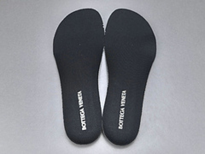 Bo*te*ga Ve*ne*ta BV052