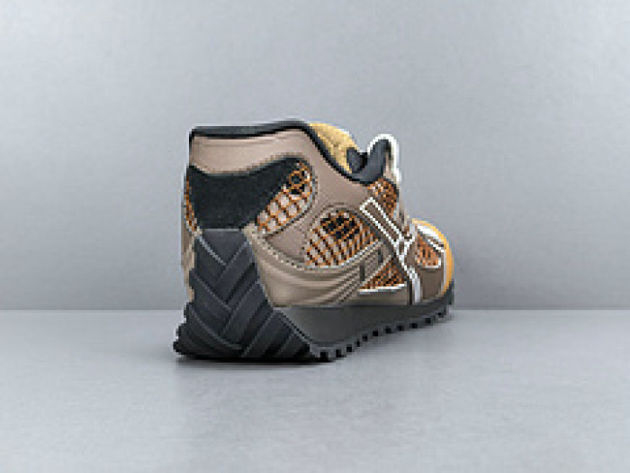 Bo*te*ga Ve*ne*ta BV052